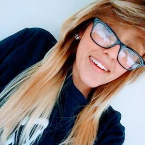 Meet your Posher, Kayla